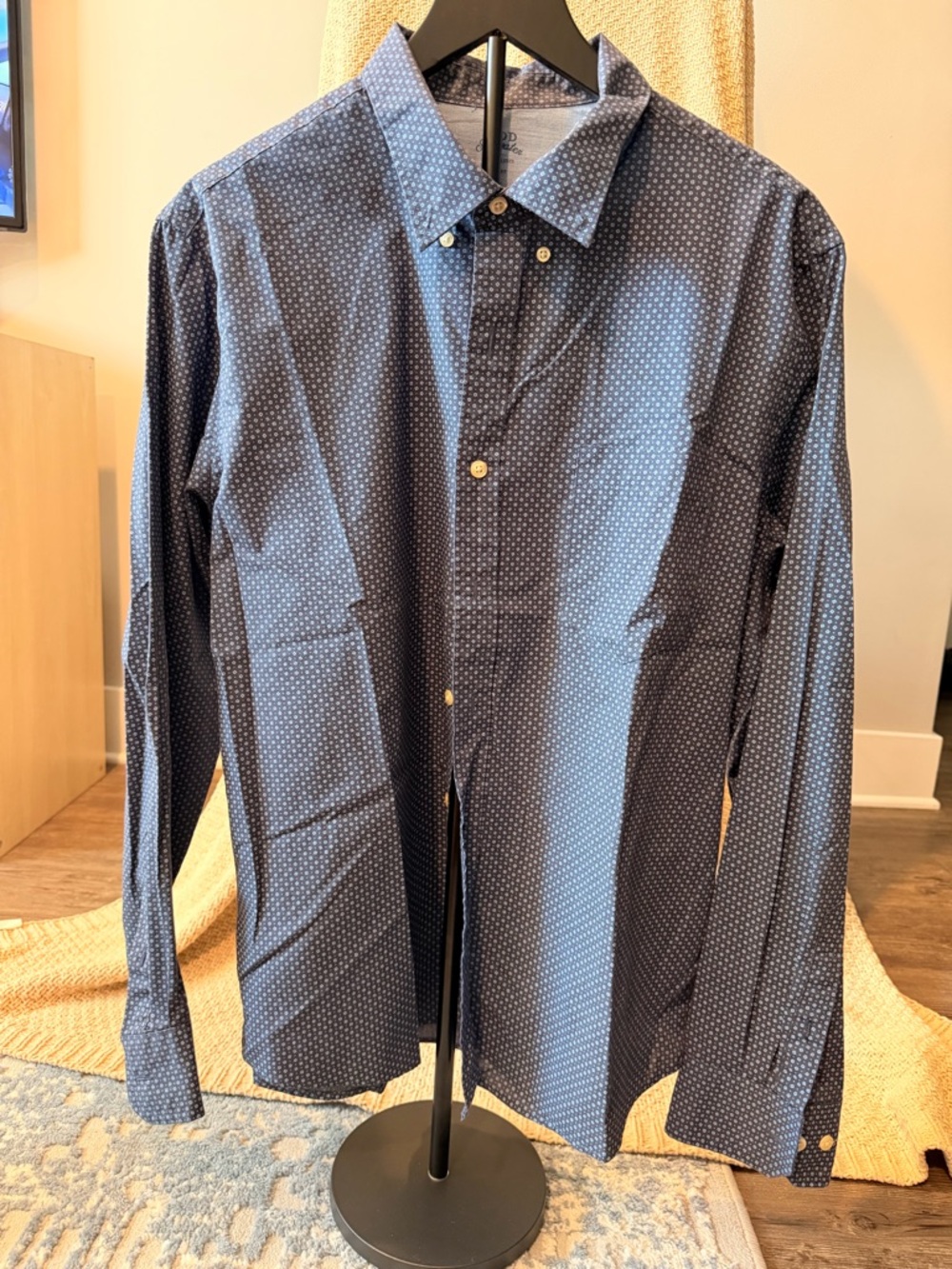 Men's Navy Blue Patterned Button-Up Shirt